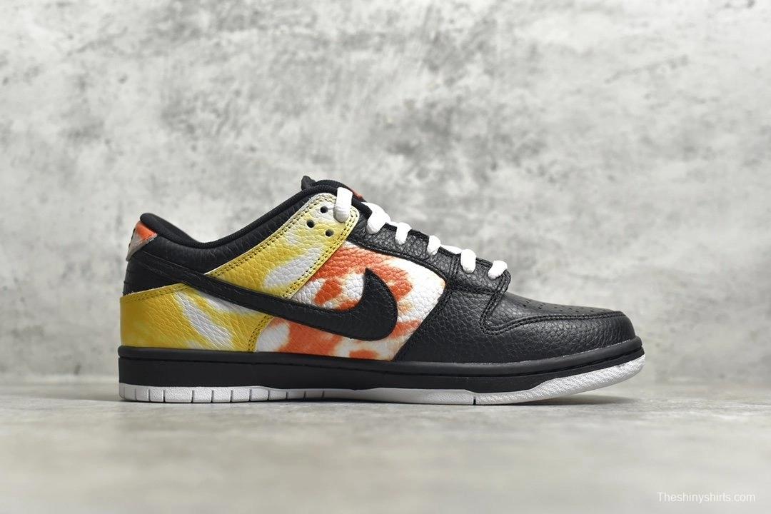 NK SB Dunk Low Pro QS Roswell Raygun