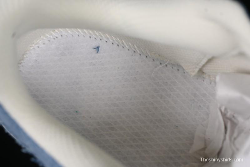 New York Yankees MLB Chunky Liner Lightweight Platform Sneakers with Hook and Loop Closure - 3ASXV015N50BLS