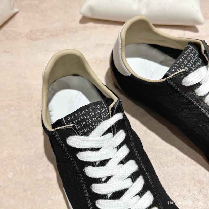 2025 Unisex MM6 Maison Margiela Black White Leather Canvas Sneakers