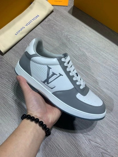 2024 Unisex Louis Vuitton White Grey Calfskin Leather Sneakers MJ00380