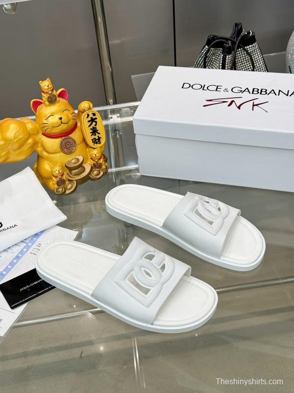 2025 Unisex Dolce & Gabbana White Leather Slippers KFY00150