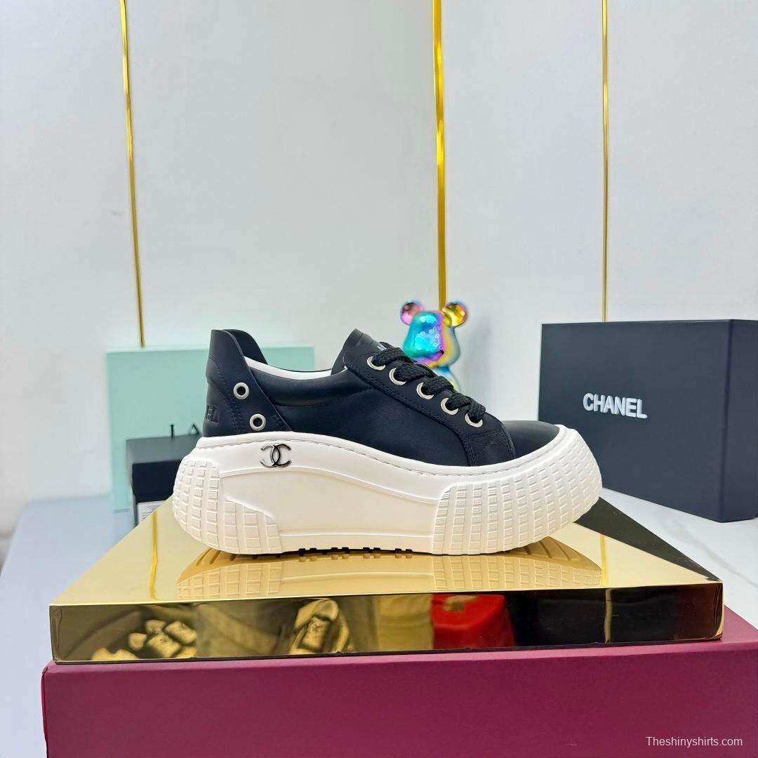 Chanel 2025 SS Panda Loafers Bread Shoes Casual Sneakers - LY00330