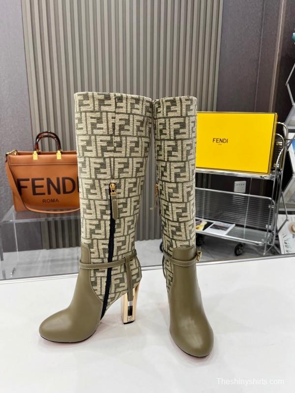 FENDI Delfina Round Toe Boots with FF Buckle - LY00
