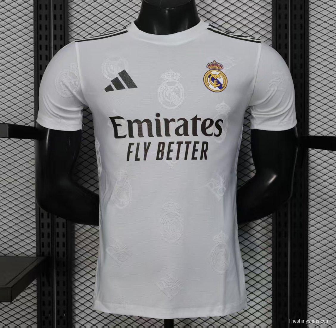 Player Version 25/26 Real Madrid White with Embossed Royal Crest Pattern Jersey